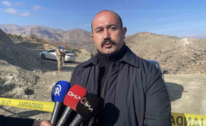 Devam eden heyelan, heyelan altında kalan şantiye müdürünü arama çalışmalarını güçleştiriyor