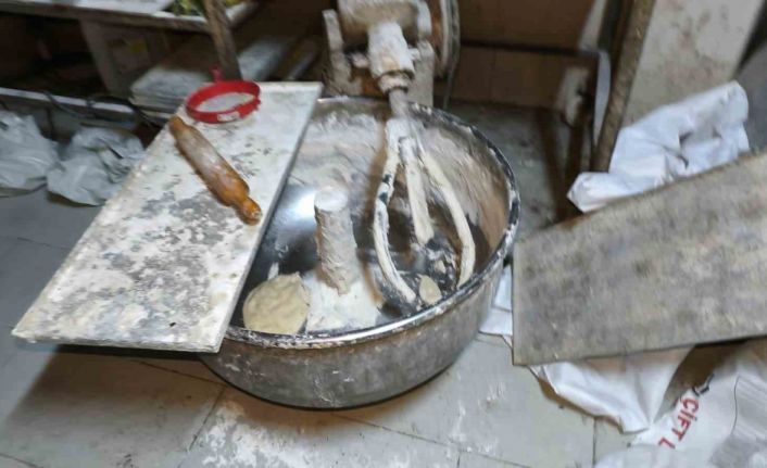 Devrek’te sağlığa uygunsuz pide imalatı yapan iş yeri mühürlendi