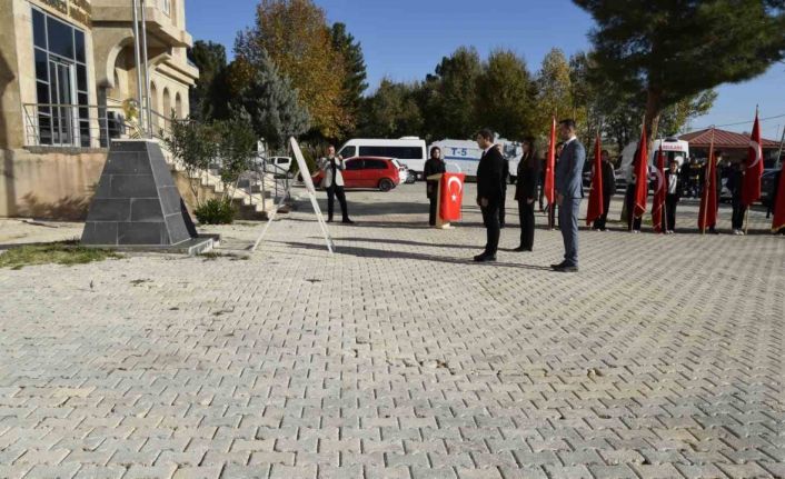 Dicle’de 24 Kasım Öğretmenler Günü kutlandı