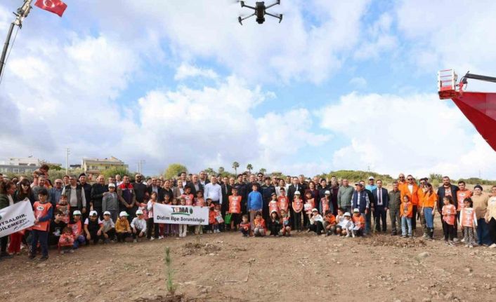 Didim’de fidanlar toprakla buluşturuldu