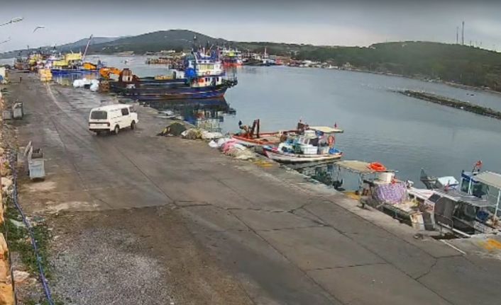 Direksiyon hakimiyeti kaybolan araç denize uçtu