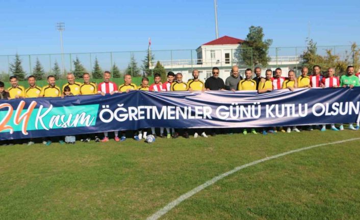 Diyarbakır’da 24 Kasım Öğretmenler Günü dolayısıyla dostluk maçı yapıldı