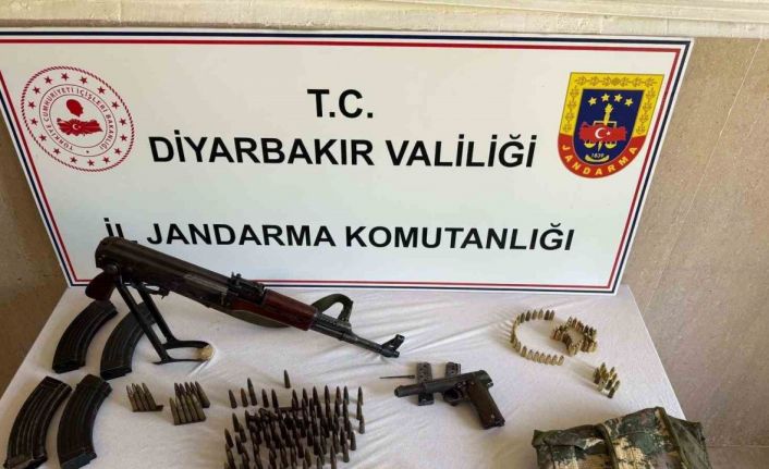 Diyarbakır’da jandarma operasyonlarında çok sayıda silah ve mühimmat ele geçirildi