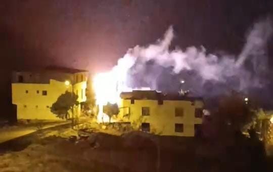 Diyarbakır’da trafo bomba gibi patladı