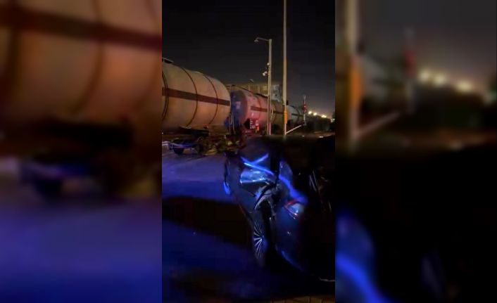 Diyarbakır’da tren otomobile çarptı: 1 yaralı