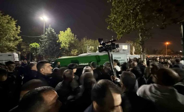 Diyarbakır’da viyadük inşaatı kazasında hayatını kaybeden 4 kişi defnedildi