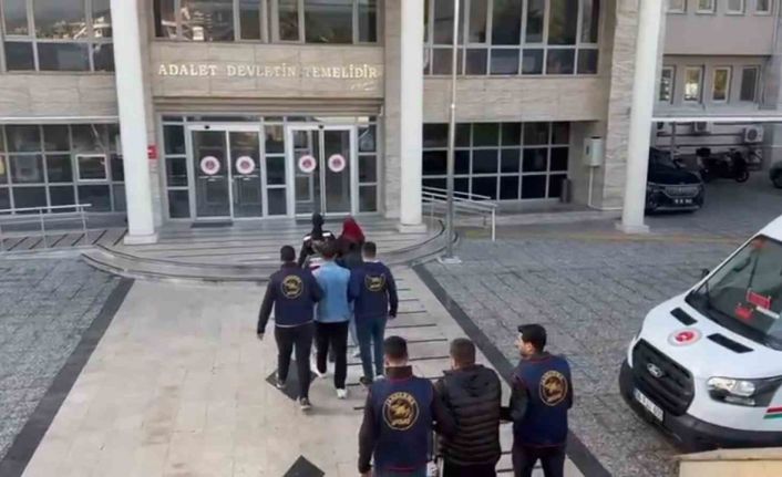 Dolandırıcılar Jandarmanın 3 aylık takibi sonucu yakalandı