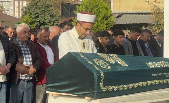 Döner yedikten sonra evinde ölü bulunan 13 yaşındaki Eren Yılgın son yolculuğuna uğurlandı