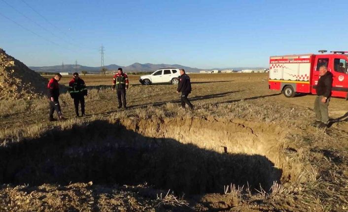 Dört metrelik çukura düşen keçi itfaiyece kurtarıldı