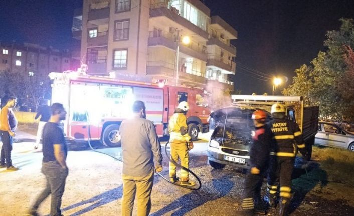 Dörtyol’da pikap yangını