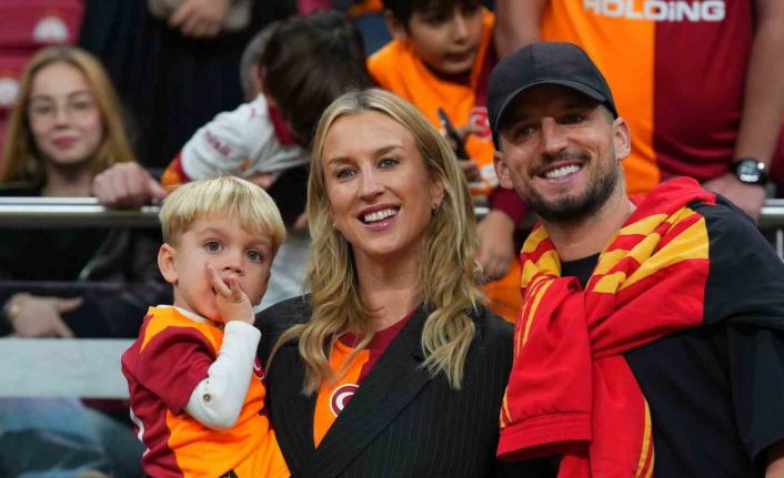 Dries Mertens ve ailesi, RAMS Park’ta