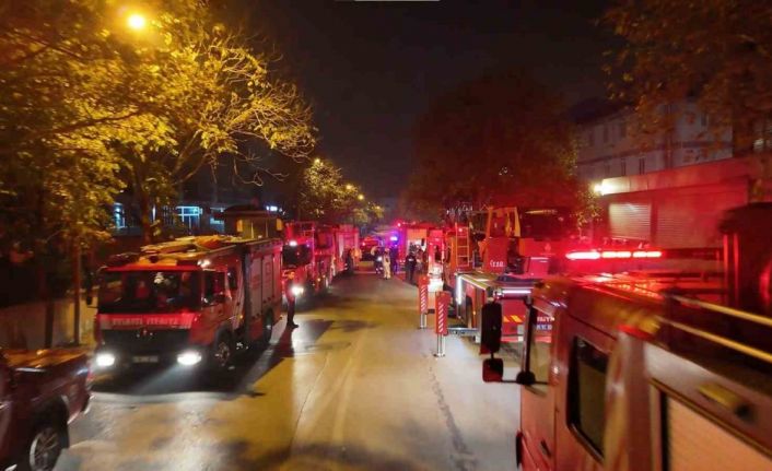 Dudullu OSB’de elektronik fabrikasında korkutan yangın