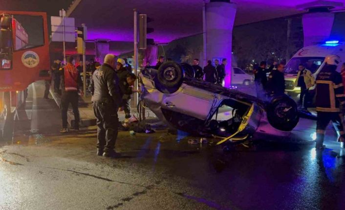 ‘Dur’ ihtarına uymayarak kaçan otomobil takla attı: 2 yaralı