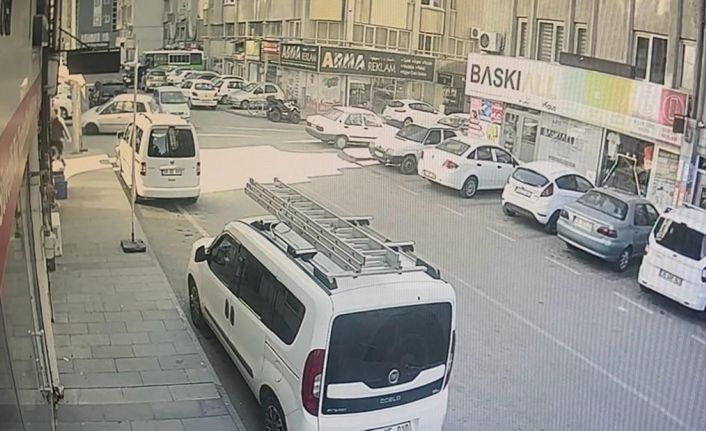 Dur levhasına uymadı, kazaya neden oldu