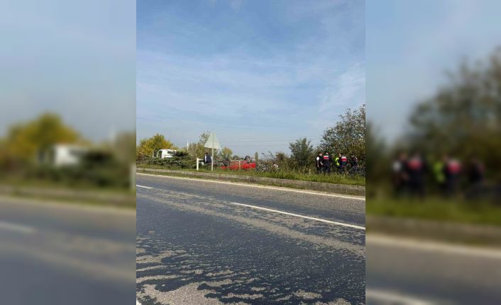 Düz yolda direksiyon hakimiyetini kaybetti, takla attı: 1 yaralı