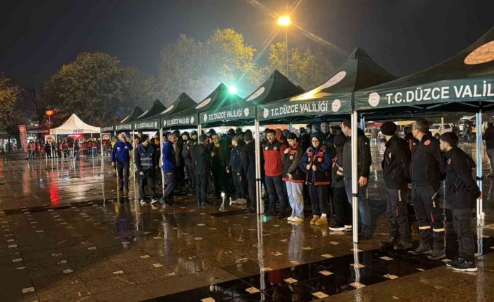 Düzceliler 26 yıl önceki depremde hayatını kaybedenleri andı