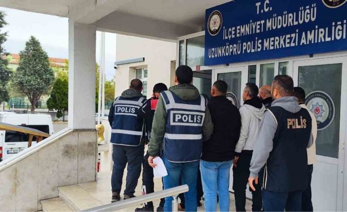 Edirne’de hapis cezası ile aranan 5 kişi yakalandı