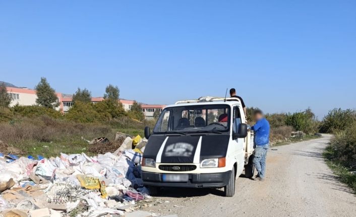 Efeler’de kaçak moloz dökümüne 47 bin TL ceza