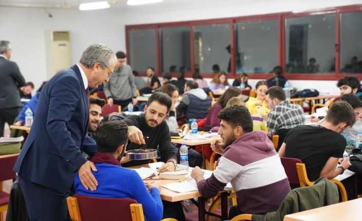 Egeli gençlerin vazgeçilmez mekânı: Ege Üniversitesi Merkez Kütüphanesi