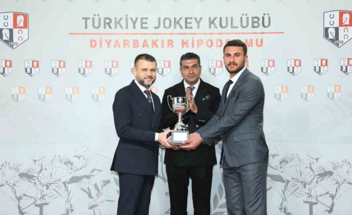 Eğil Belediye Başkanlığı koşusunu ‘Menabinoğlu’ kazandı