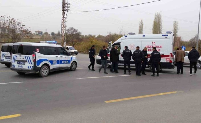 Ekip aracında fenalaşan polis memuru hastaneye kaldırıldı