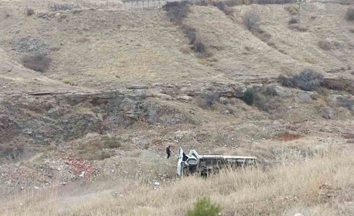 Elazığ’da kamyon devrildi: 1 yaralı