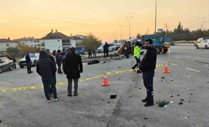 Elazığ’da kazada savrulan araç yayaya çarptı: 1 ölü, 2 yaralı