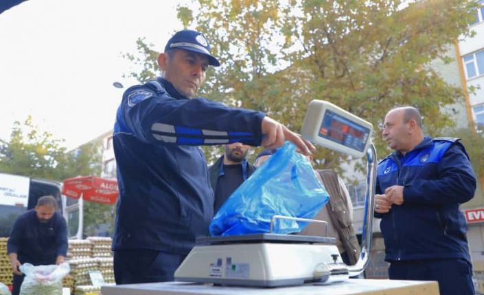 Elazığ’da zabıta ekipleri pazar alanlarını denetledi