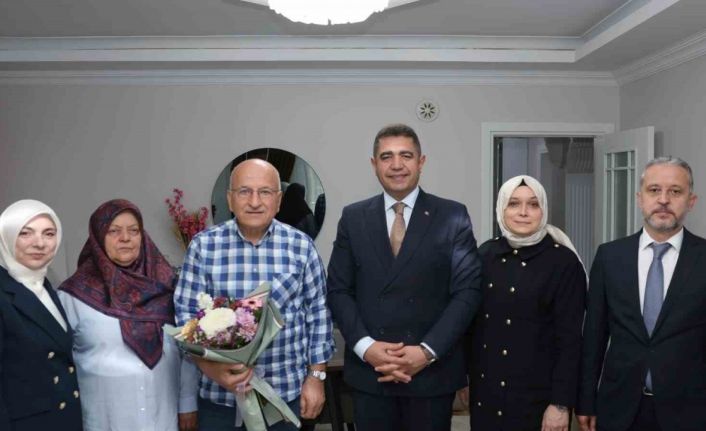 Emekli öğretmenler unutulmadı