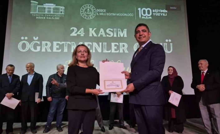 Emekli olan öğretmenler üstün hizmet belgesi