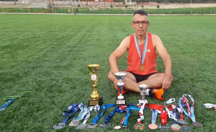 Emekli polis, deprem bölgesinden rekorlara koşuyor