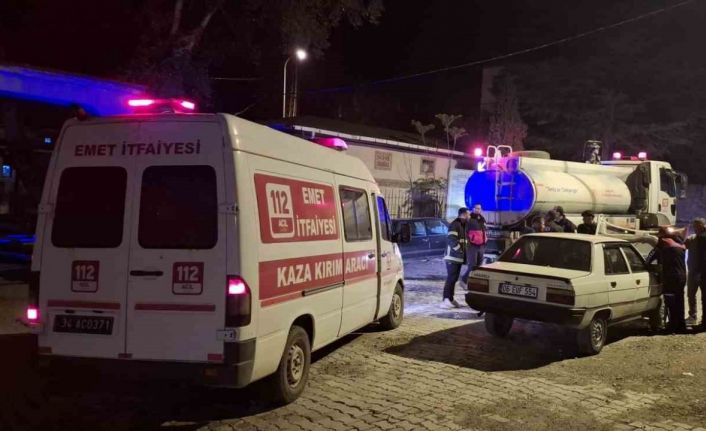 Emet’te araç yangını büyümeden söndürüldü