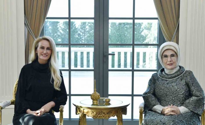 Emine Erdoğan, KKTC Cumhurbaşkanı’nın eşi Nilden Bektaş Erhürman ile bir araya geldi