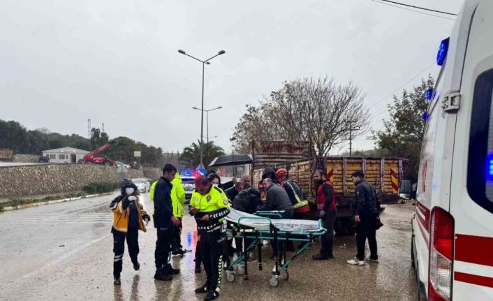 Erdek’te kamyon ile motosiklet çarpıştı: 1 yaralı