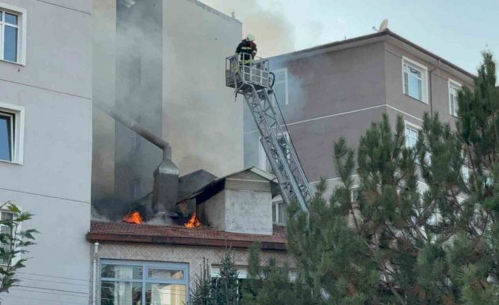 Ereğli’de iş hanının çatısında yangın paniği