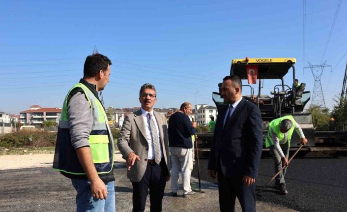 Erenler’de asfalt mesaisi tüm hızıyla sürüyor