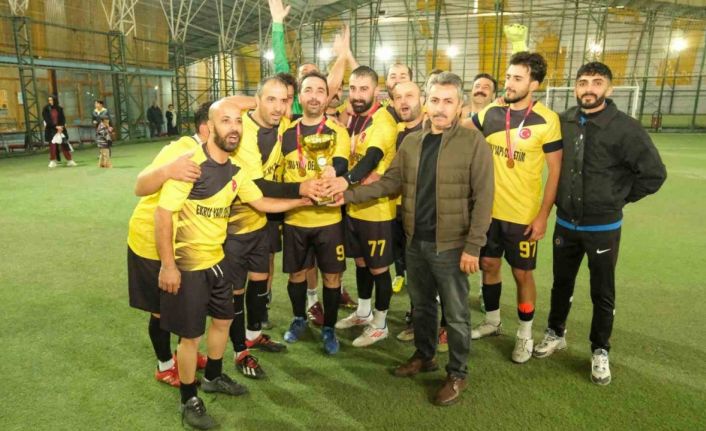 Erzincan Belediyesi Birimler Arası Halı Saha Futbol Turnuvası sona erdi