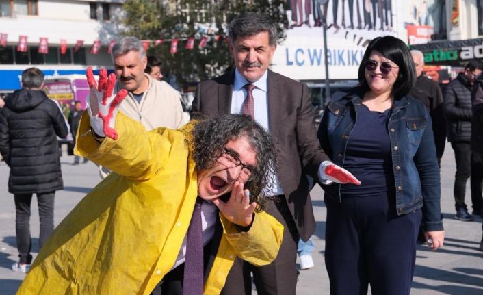 Erzincan’da el izleriyle yükselen "Şiddete Hayır" çağrısı