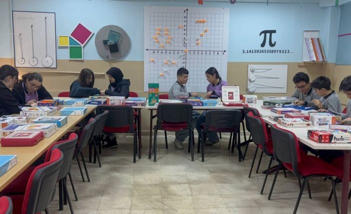 Erzincan’da matematik artık daha eğlenceli: Zekâ oyunlarıyla donatılmış yenilikçi sınıf açıldı