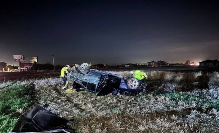 Erzincan’da takla atan otomobilde 2 kişi yaralandı