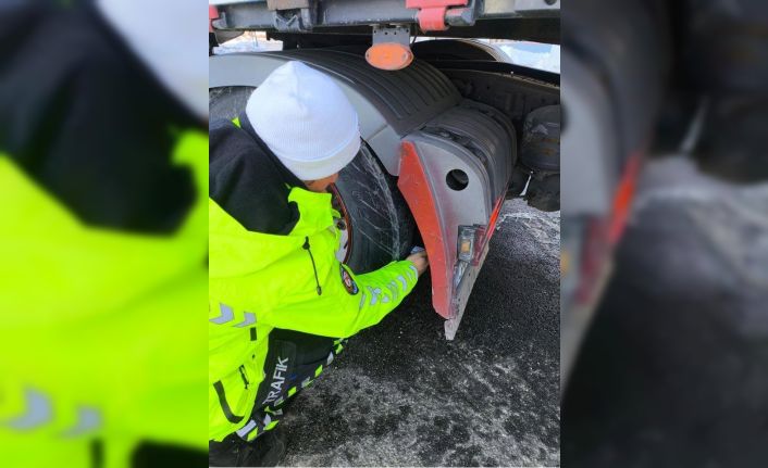 Erzincan’da zorunlu kış lastiği denetimi yapıldı