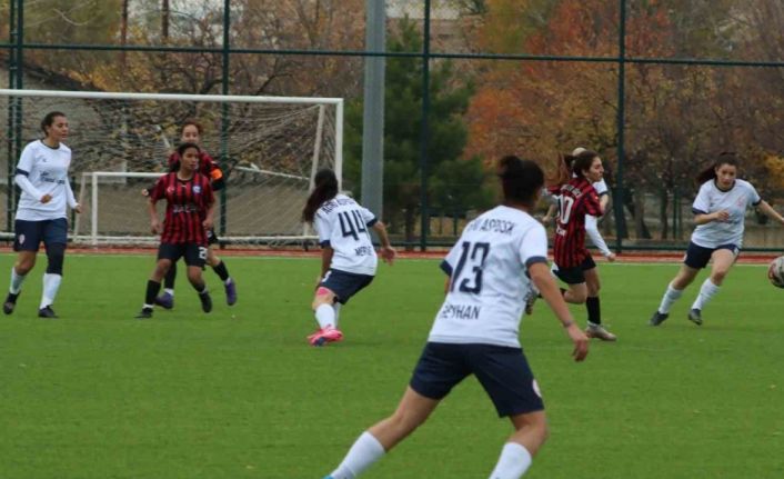 Erzincan’ın kızları Ağrı’ya 5-0 yenildi