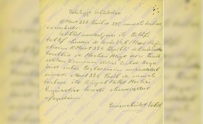 Erzurum Valisine İstiklal Madalyası