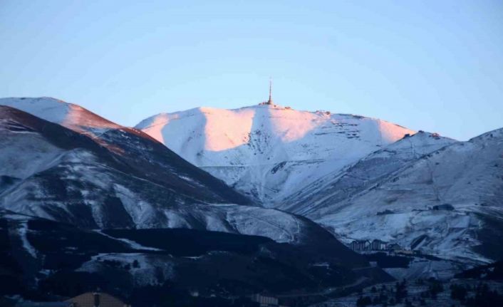 Erzurum’a kar geliyor