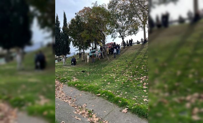 Esenler’de otomobil şarampole yuvarlandı: Sürücü ağır yaralandı