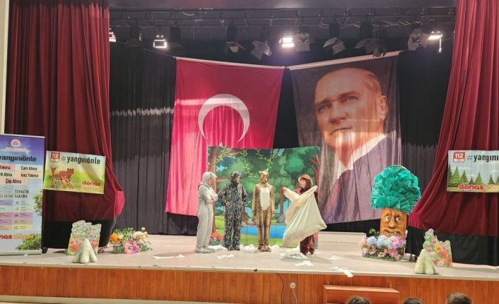 Eskişehirli çocuklardan anlamlı tiyatro gösterisi
