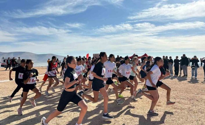 Eşref Aydın Bölgesel Kros Ligi Yarışları Niğde’de gerçekleşti