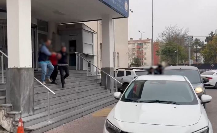 Evden hırsızlık yapan 2 şüpheli yakalandı
