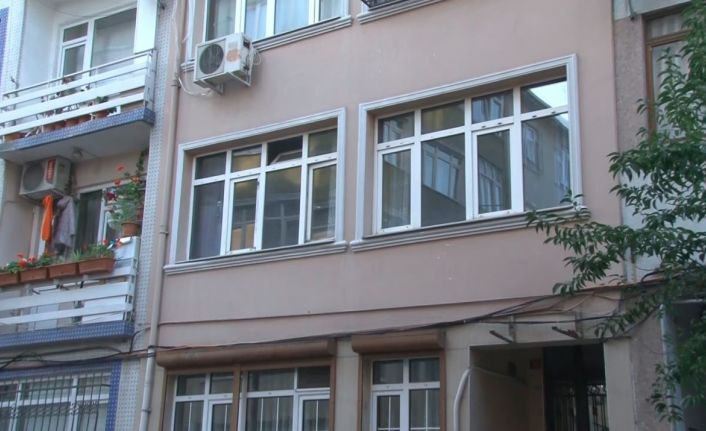 Fatih’te bir kişi evinde silahla vurulmuş halde bulundu