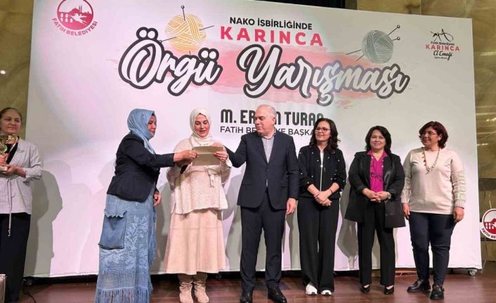 Fatih’te Örgü Festivali’nde dereceye giren yarışmacılar ödüllerini aldı